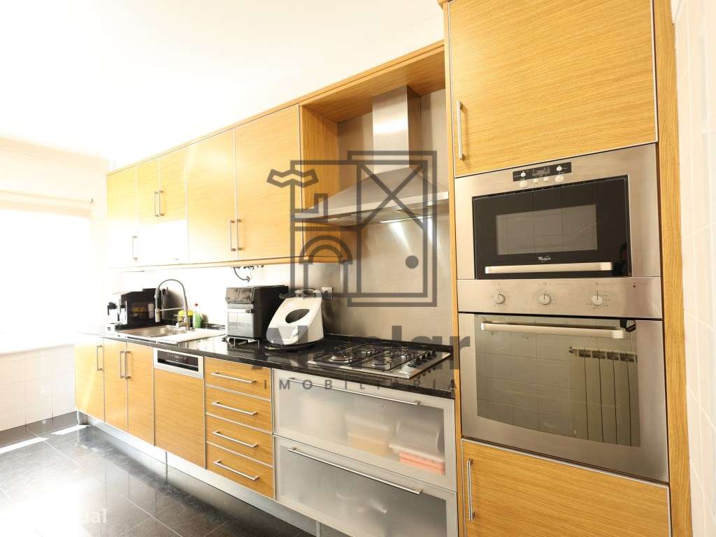 T2 no Carregado - Condominio Fechado-9