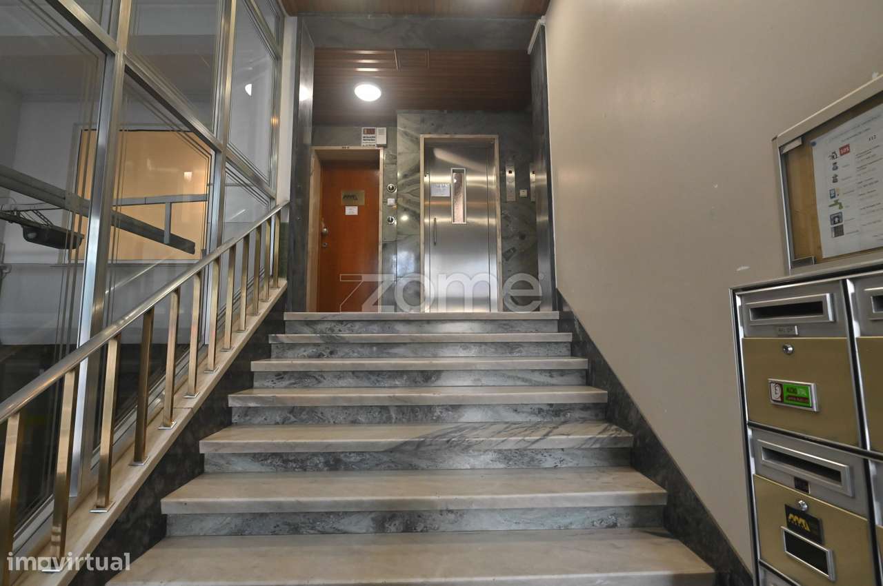 T1+1 remodelado, último andar, com terraço na Av. 5 Outubro | LISBOA - Grande imagem: 3/22