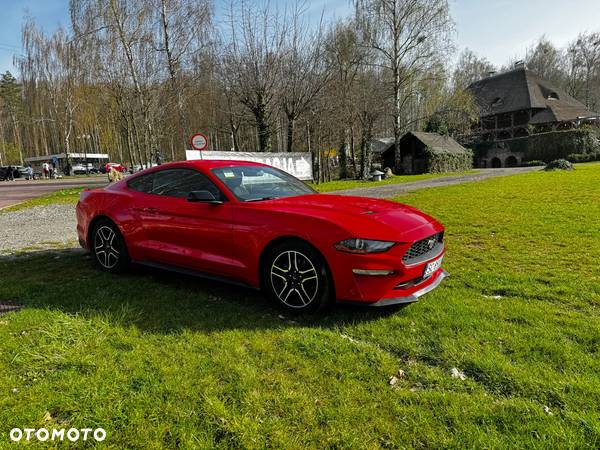 Ford Mustang Fastback 2.3 Eco Boost - 2