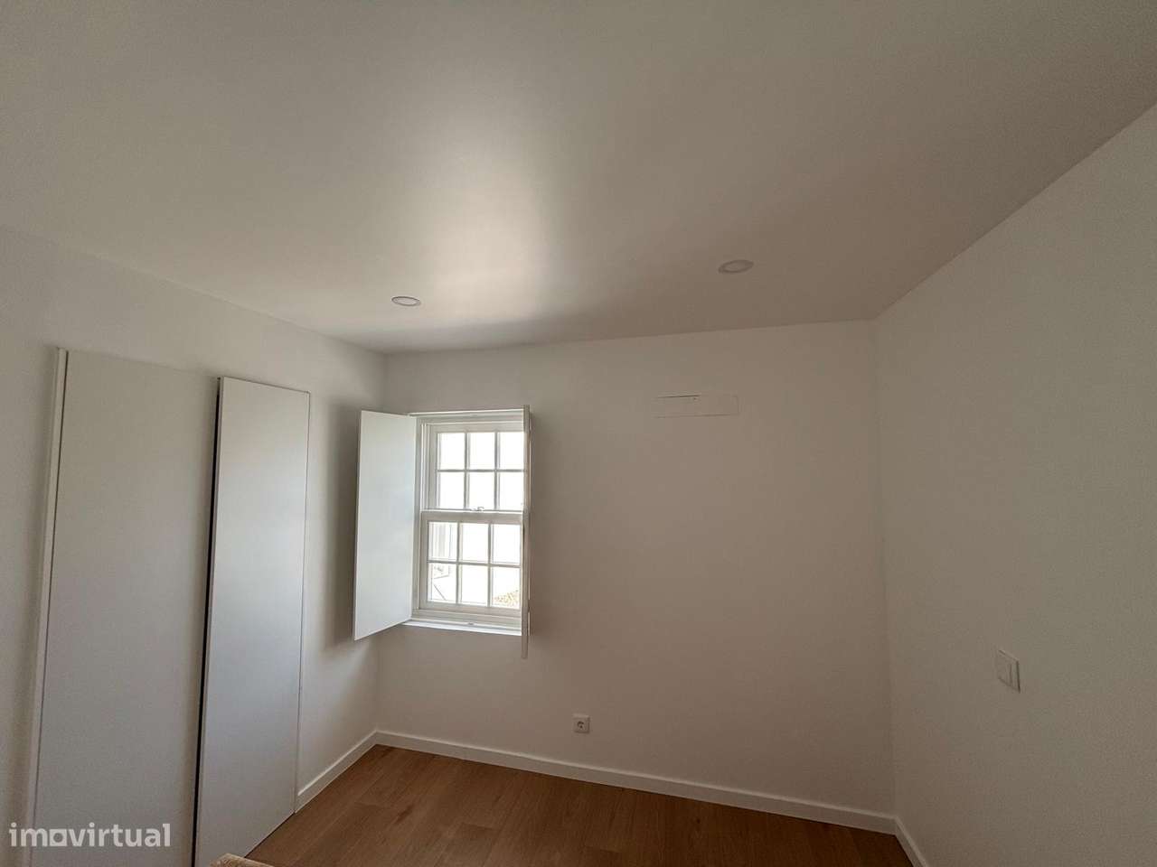 venda de magnifico prédio na Rua da Matemática (4 T0´s e 5 T1's)-14