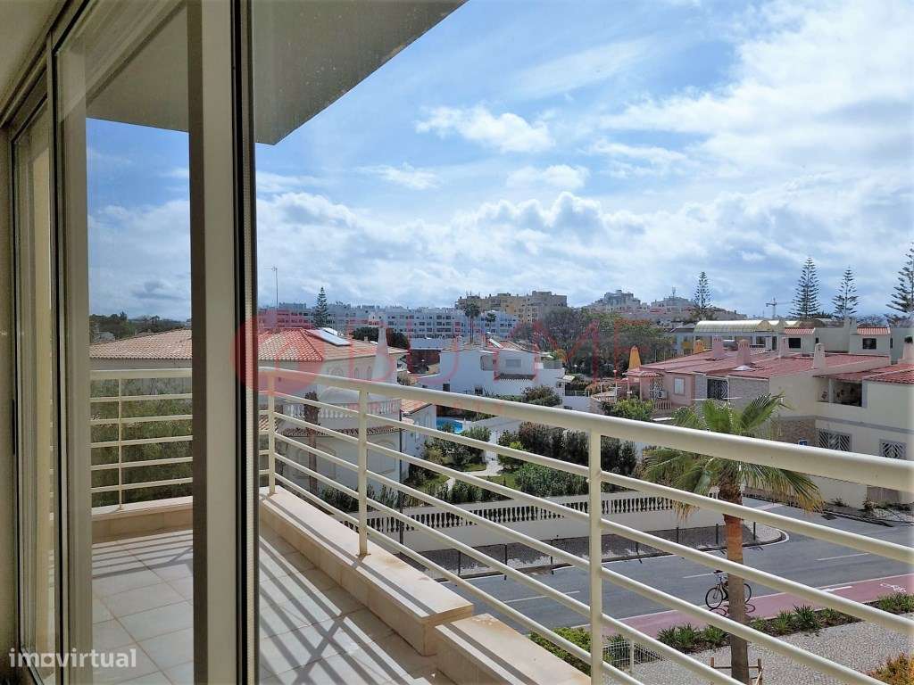 Apartamento T3 Moderno com Varanda na Marina de Vilamoura - Grande imagem: 5/23