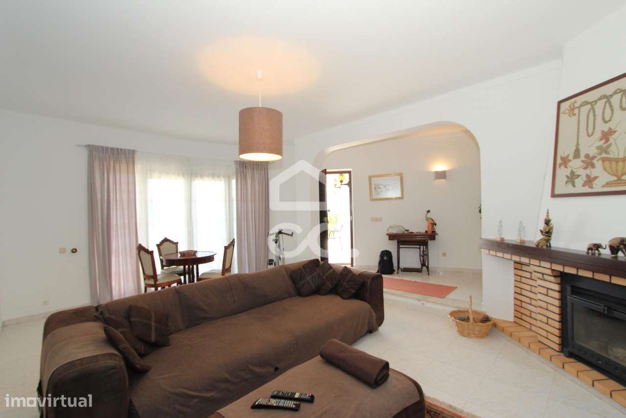 Moradia T4 em Alporchinhos - Porches com Piscina e Vista Mar a 2 minut-8