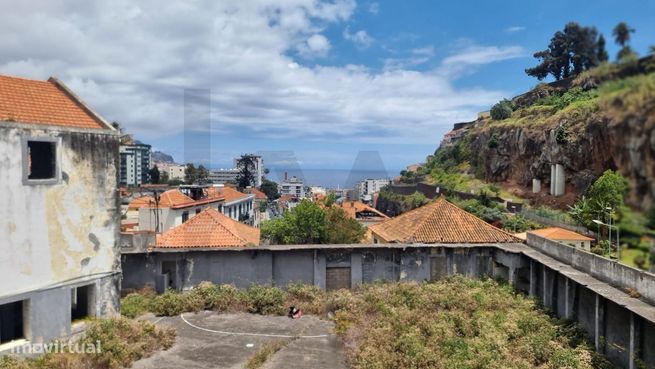 Prédio de grande volumetria no Funchal-3