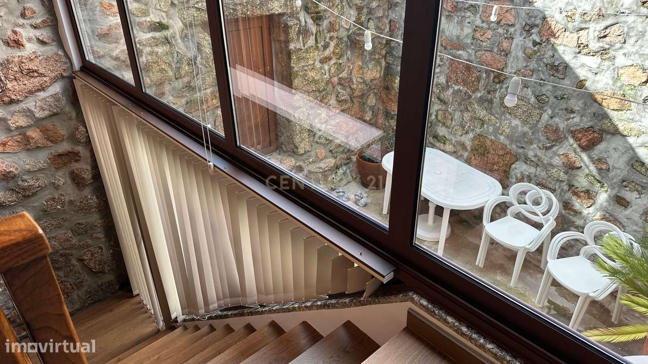 Lindíssima moradia na Zona do Gerês com Jardim interior-14