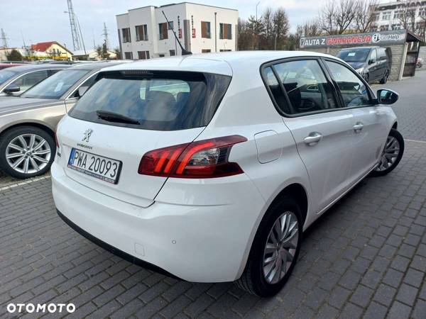 Peugeot 308 - 8