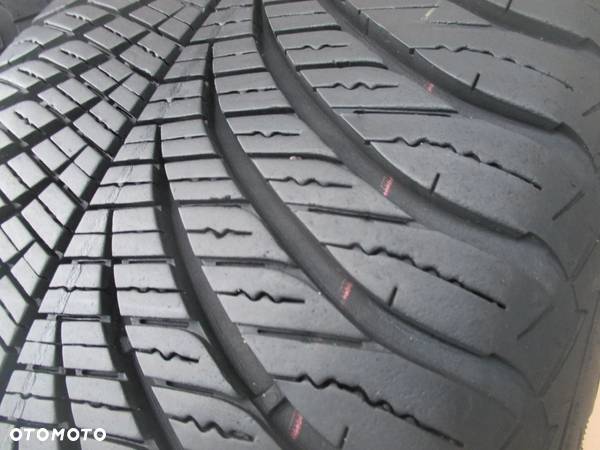 Opony Całoroczne 215/55 R17 Goodyear Vector4Seasons Para 7mm - 5