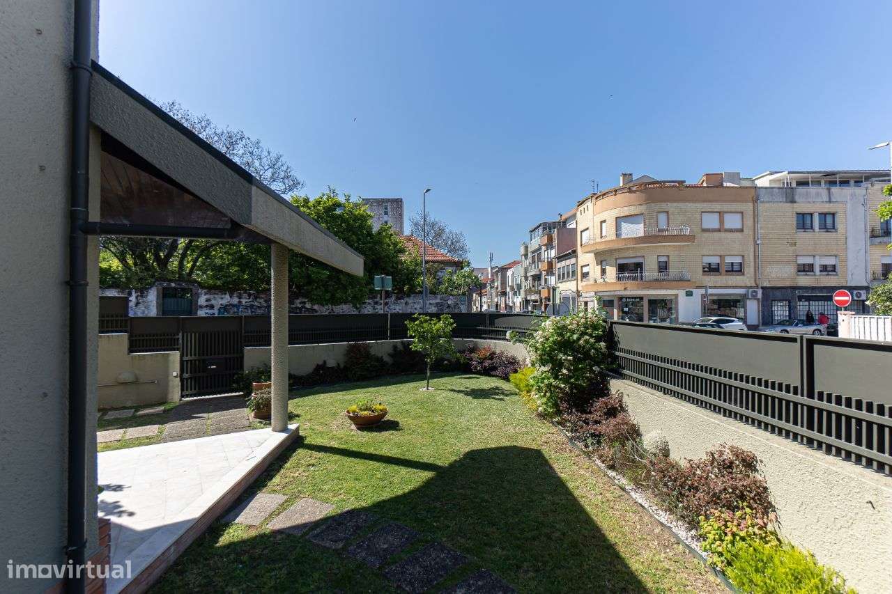 Moradia totalmente remodelada na melhor zona das Antas-50