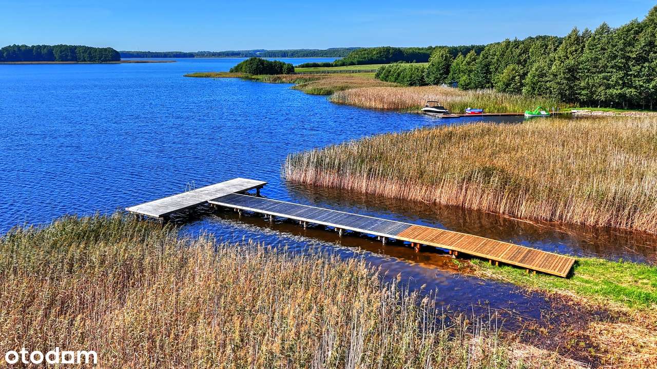 Działka budowlana z linią brzegową na szlaku WJM-8