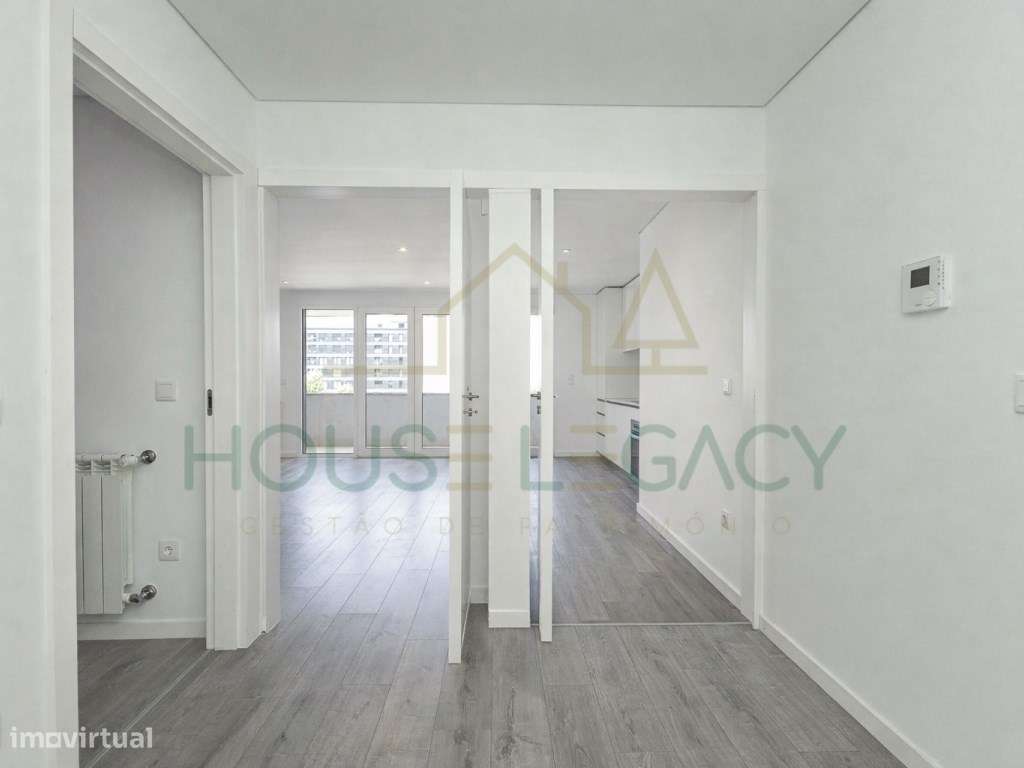 Apartamento T2 em frente ao Hospital São João-8