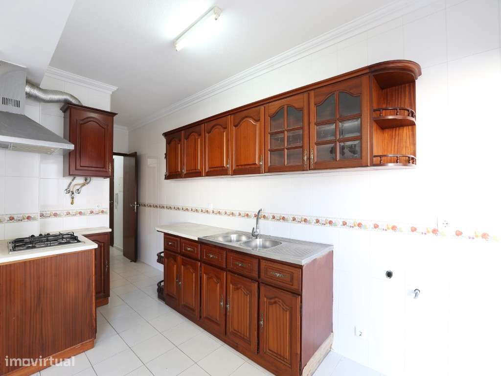 Apartamento T2 com terraço a dois passos da praia, no centro da Nazaré-4