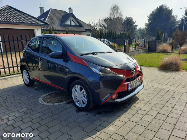 Toyota Aygo x-play - 6