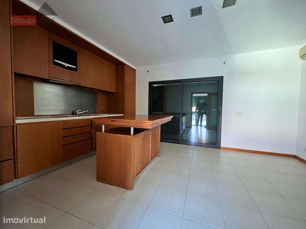 Arrenda-se Apartamento T1 com terraço Bairro Norton de Matos - Grande imagem: 3/11