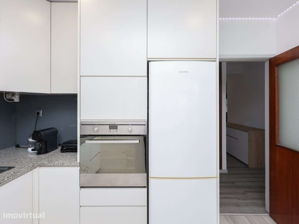 Apartamento T2 Parcialmente Remodelado em Valbom | Oportunidade aba...-10