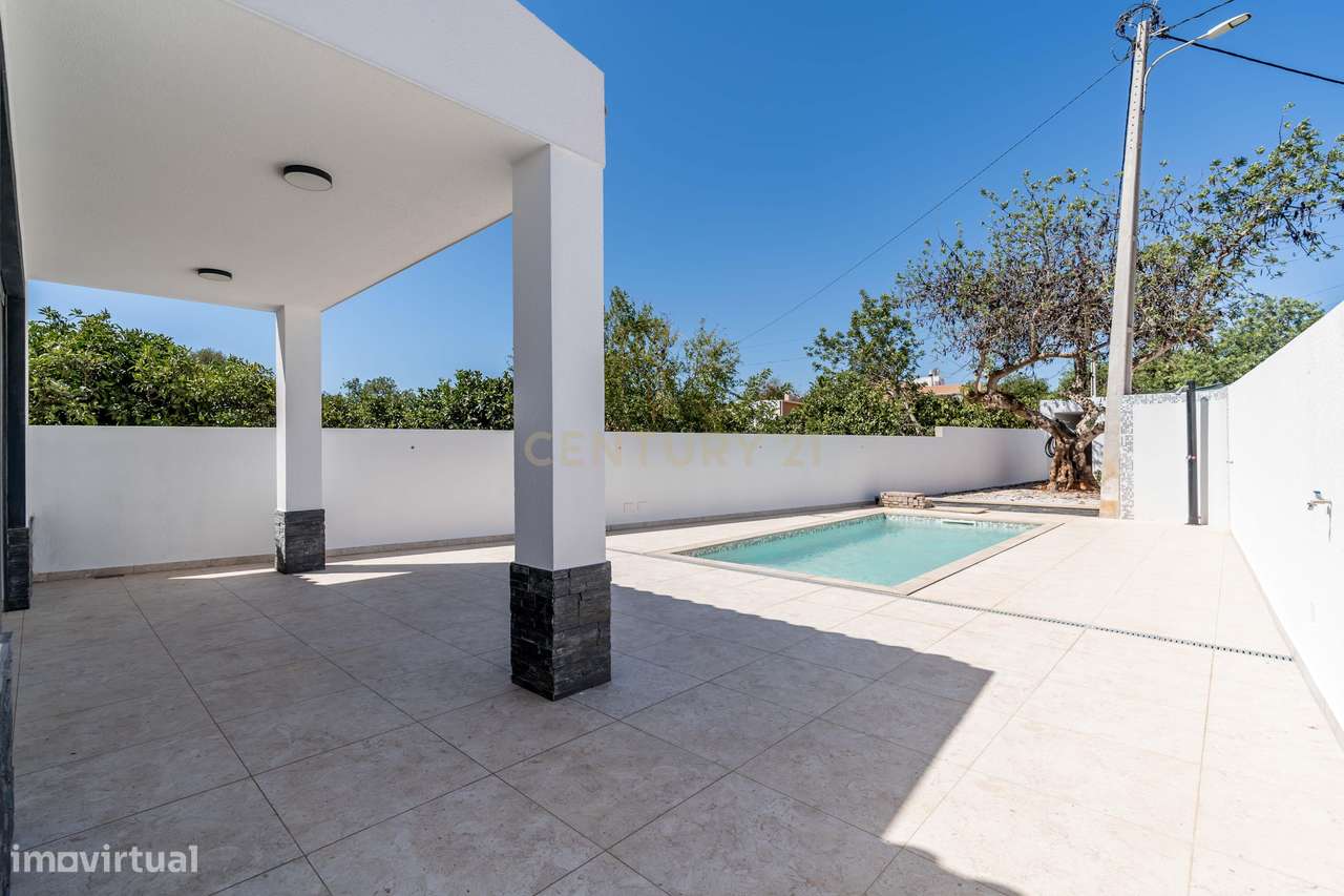 Moradia T3, Nova e Exclusiva: Campo, Mar e Piscina em Albufeira - Grande imagem: 5/40