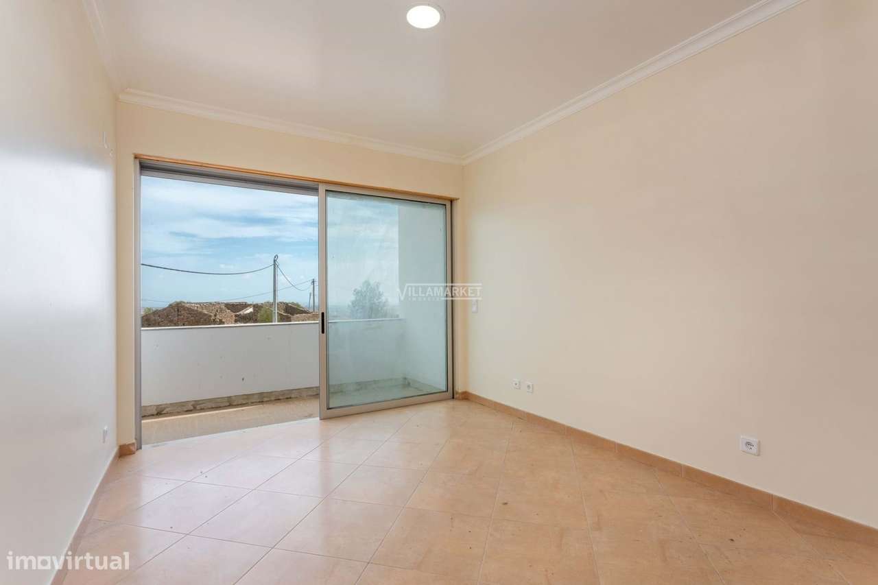 VILLA V3 composta por 2 andares com 435 m2 de terreno situada em Cotov-31
