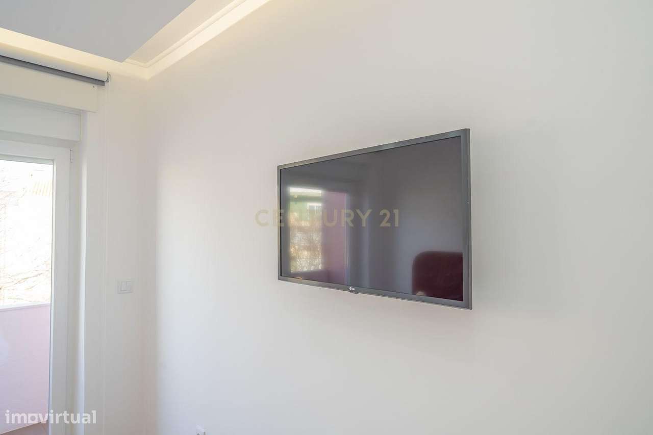 Apartamento T4, Totalmente Remodelado, c/ Terraço, em Setúball - Grande imagem: 5/43