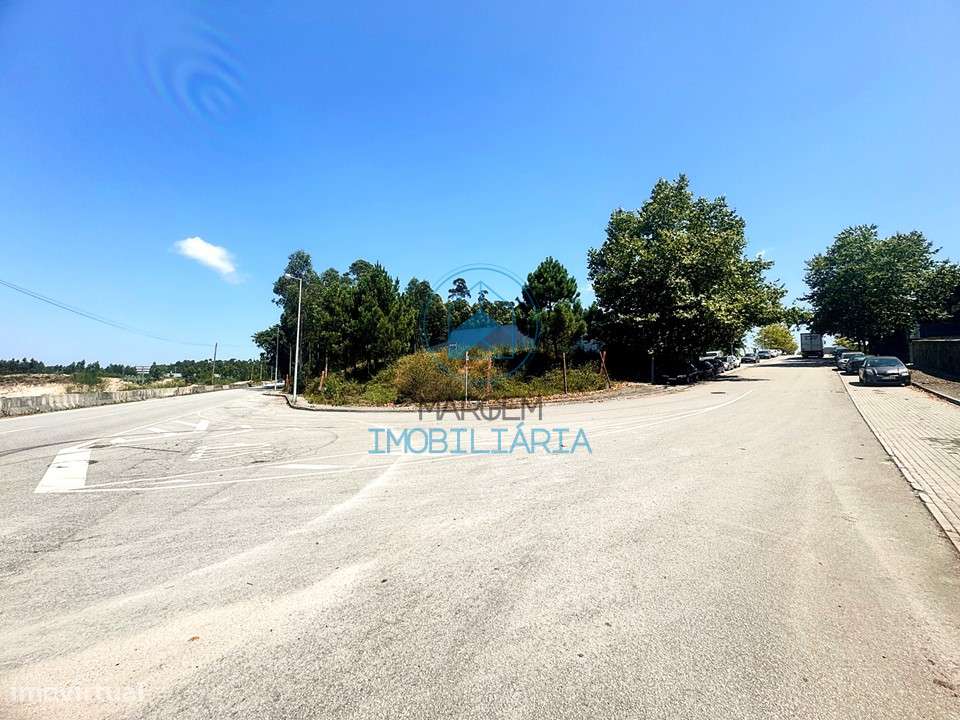 Terreno industrial c/2044 m2 em Jesufrei – V.N.Famalicão - Grande imagem: 4/12