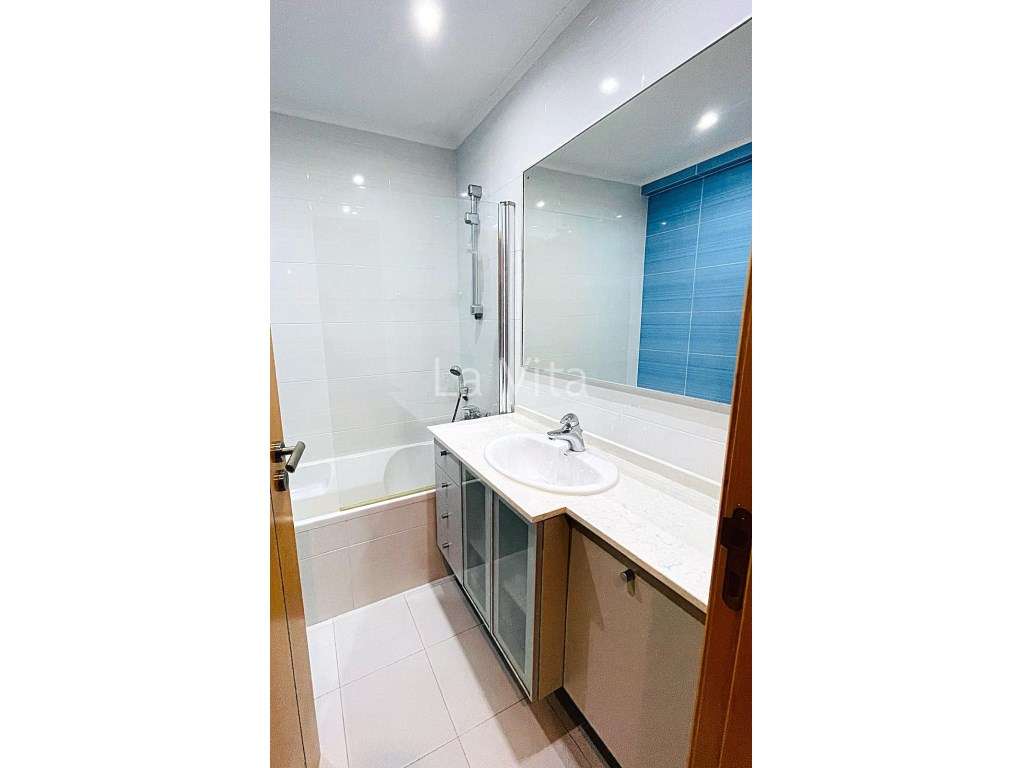 Apartamento T2, em condomínio fechado com jardins e piscina, Amorei...-17