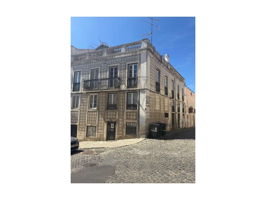 Prédio P/ Recuperar, Estrela - Lisboa, 398m2-0