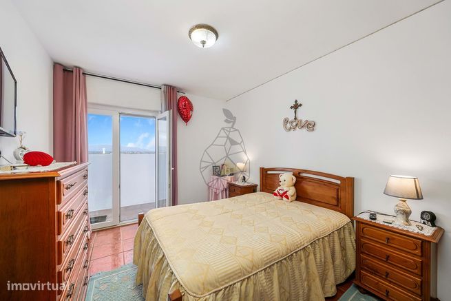 Penthouse T2 com terraço e vista panorâmica na Pedra Mourinha em Porti-30