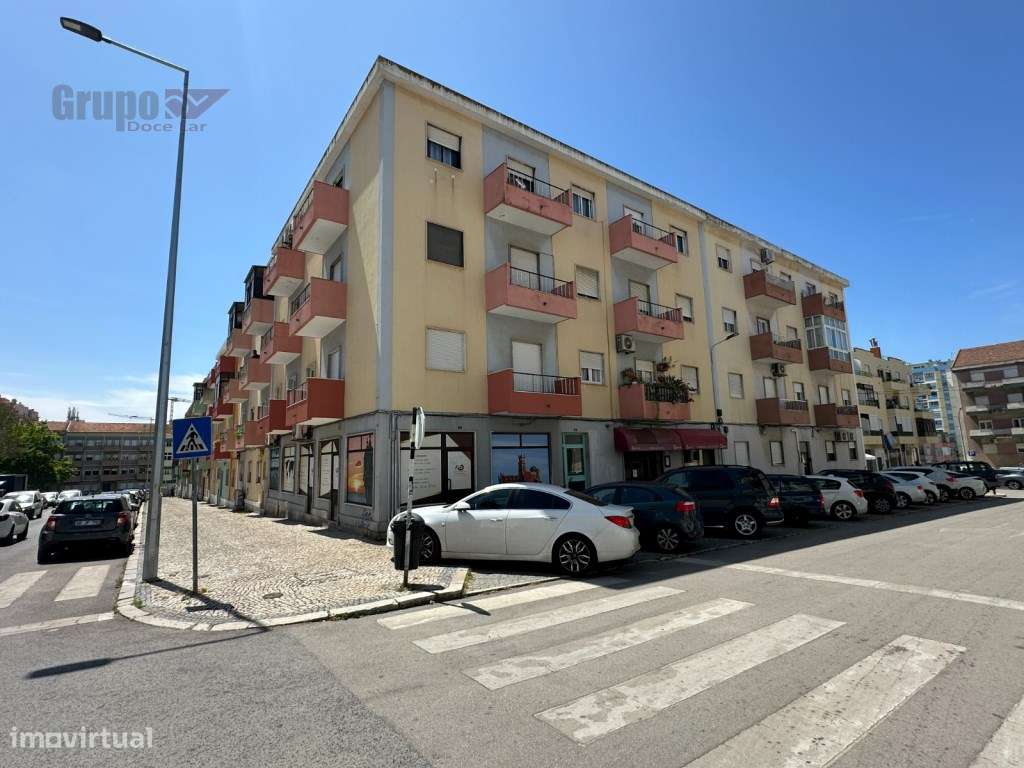 Excelente Apartamento T4 no Barreiro - Conforto e Modernidade-31