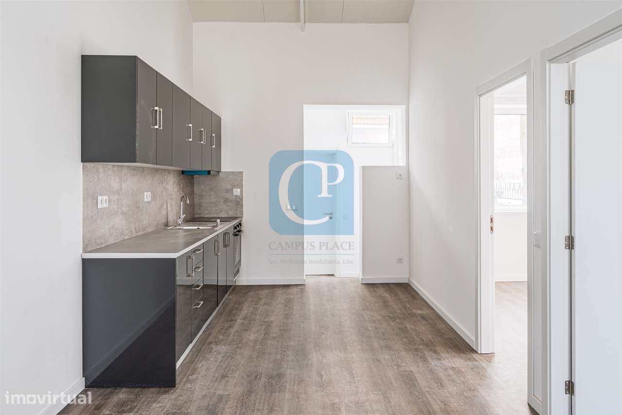 Moradia V2 remodelada em Paranhos, Porto - Grande imagem: 2/18