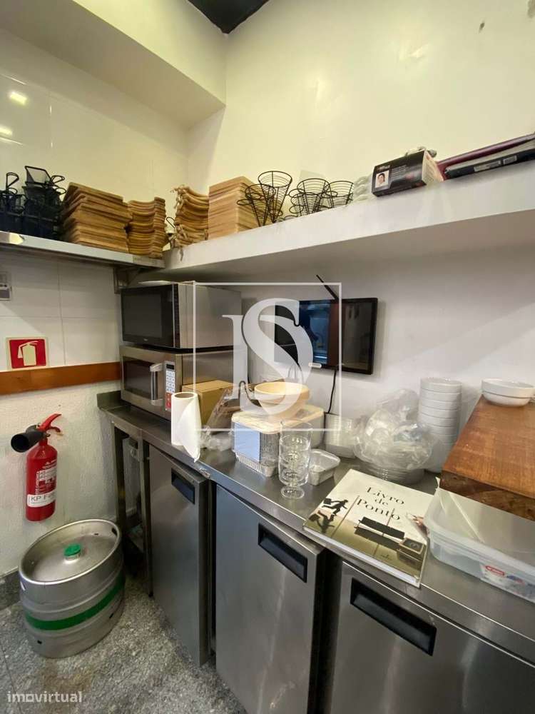 Trespasse restaurante/hamburgueria em Braga — Oportunidade Única de In-17