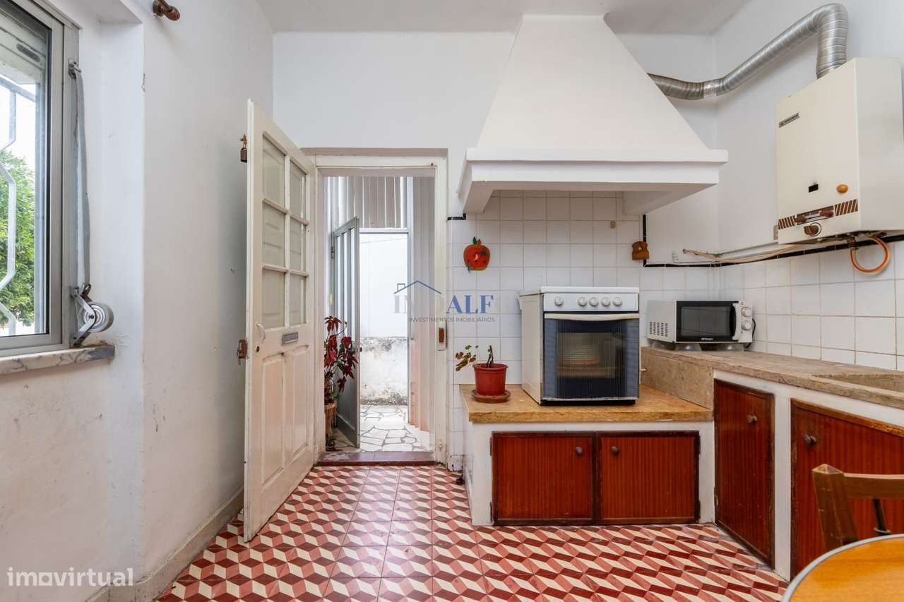 Moradia T2 com quintal no centro do Pinhal Novo, junto a transportes-14