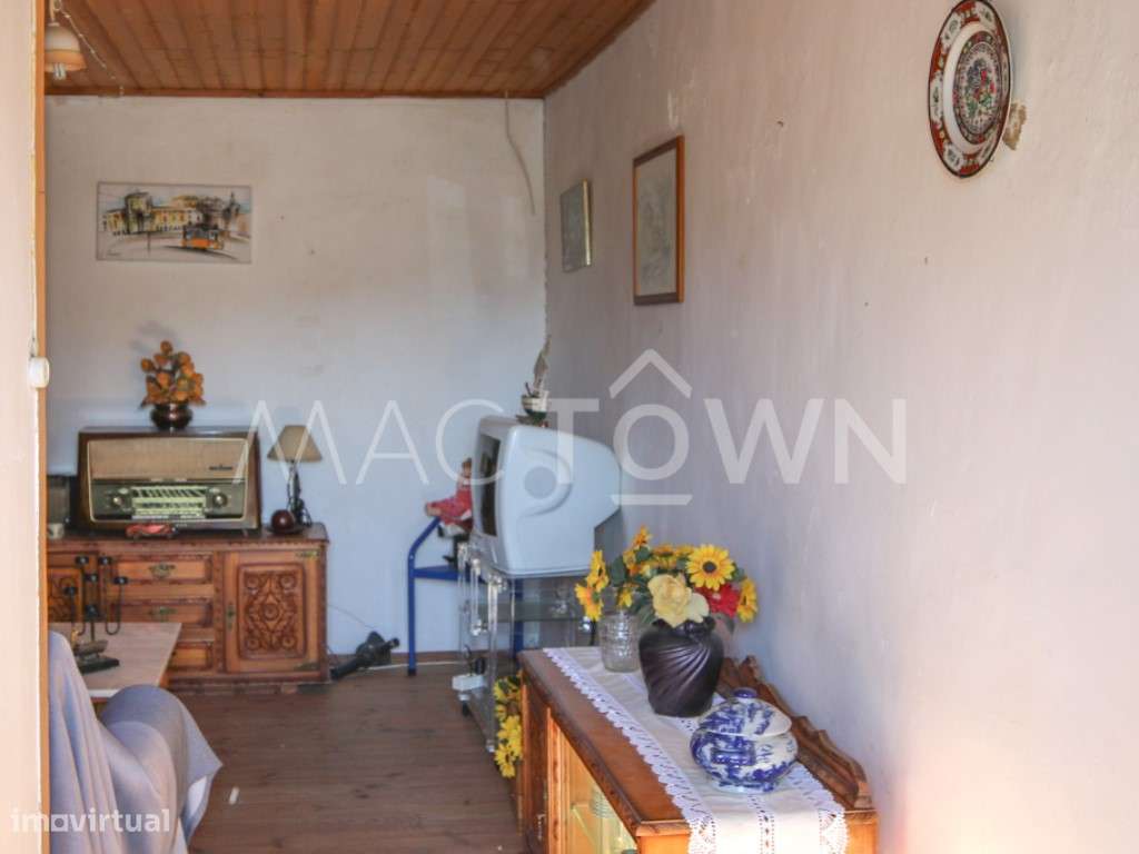 Viva no Centro Histórico numa Moradia Cheia de Caráter-4