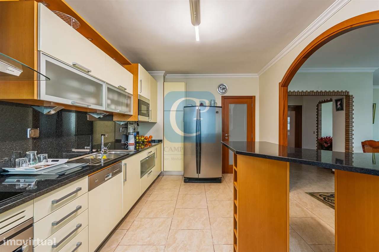 Moradia T3 com Restaurante, em Alfena, Valongo-24