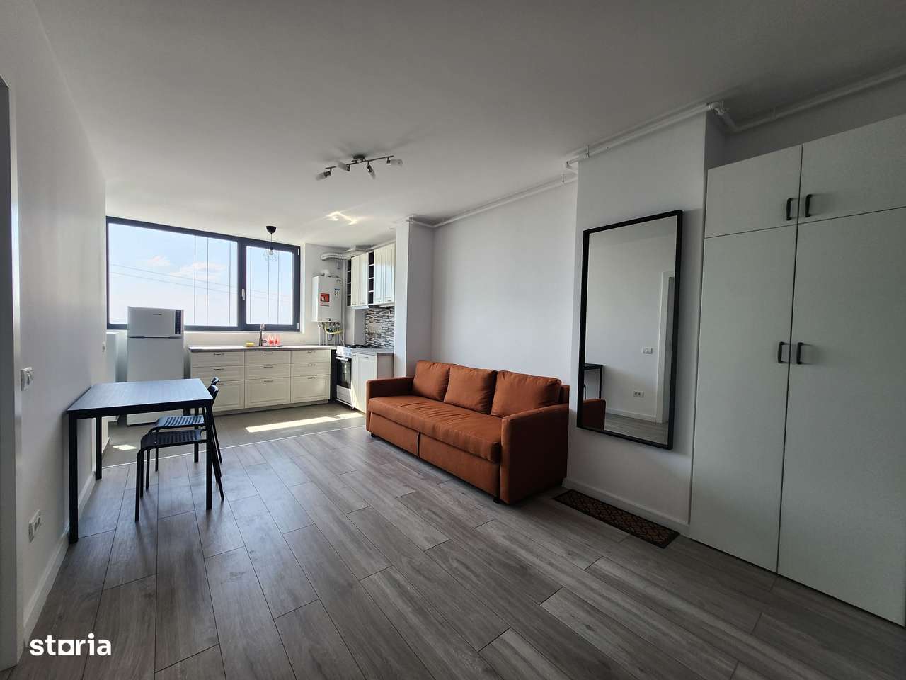 Apartament prima inchirere 2 camere, loc de parcare, Torontal - Imagine principală: 3/6