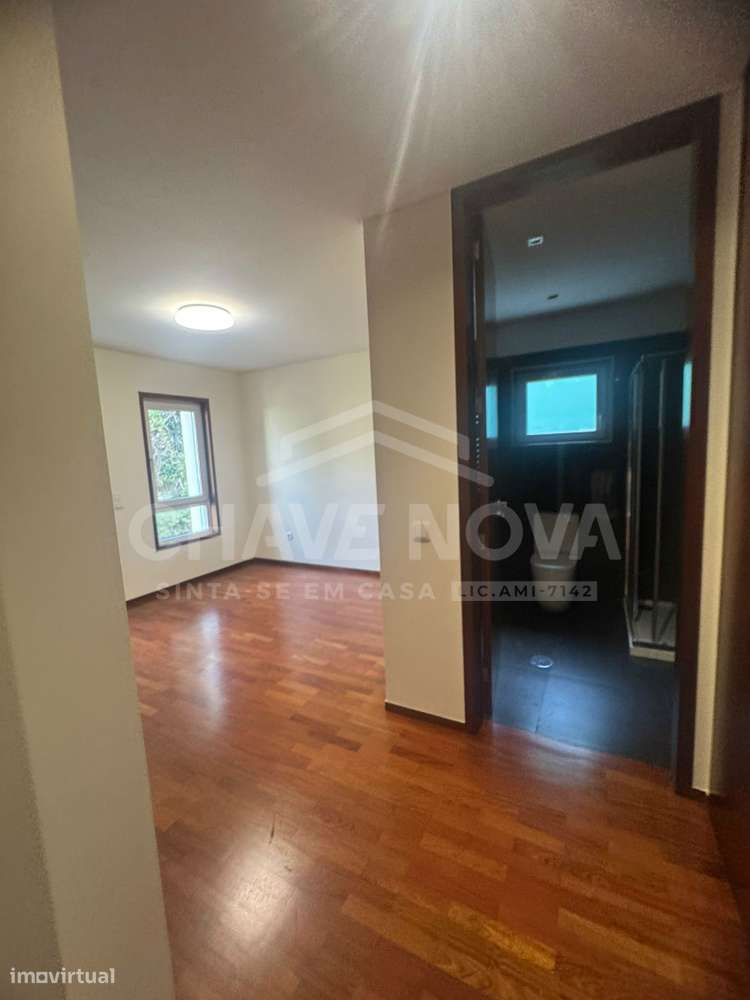 Apartamento T2 Praça das Flores, Porto-20
