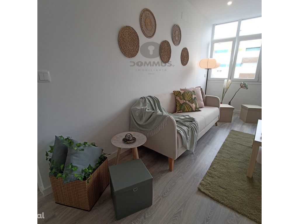 Apartamento T1 Remodelado com Parqueamento