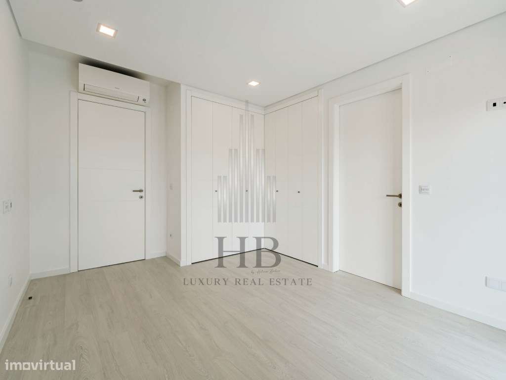 Apartamento T2 com Rooftop Privado, Piscina e Vista Panorâmica-22