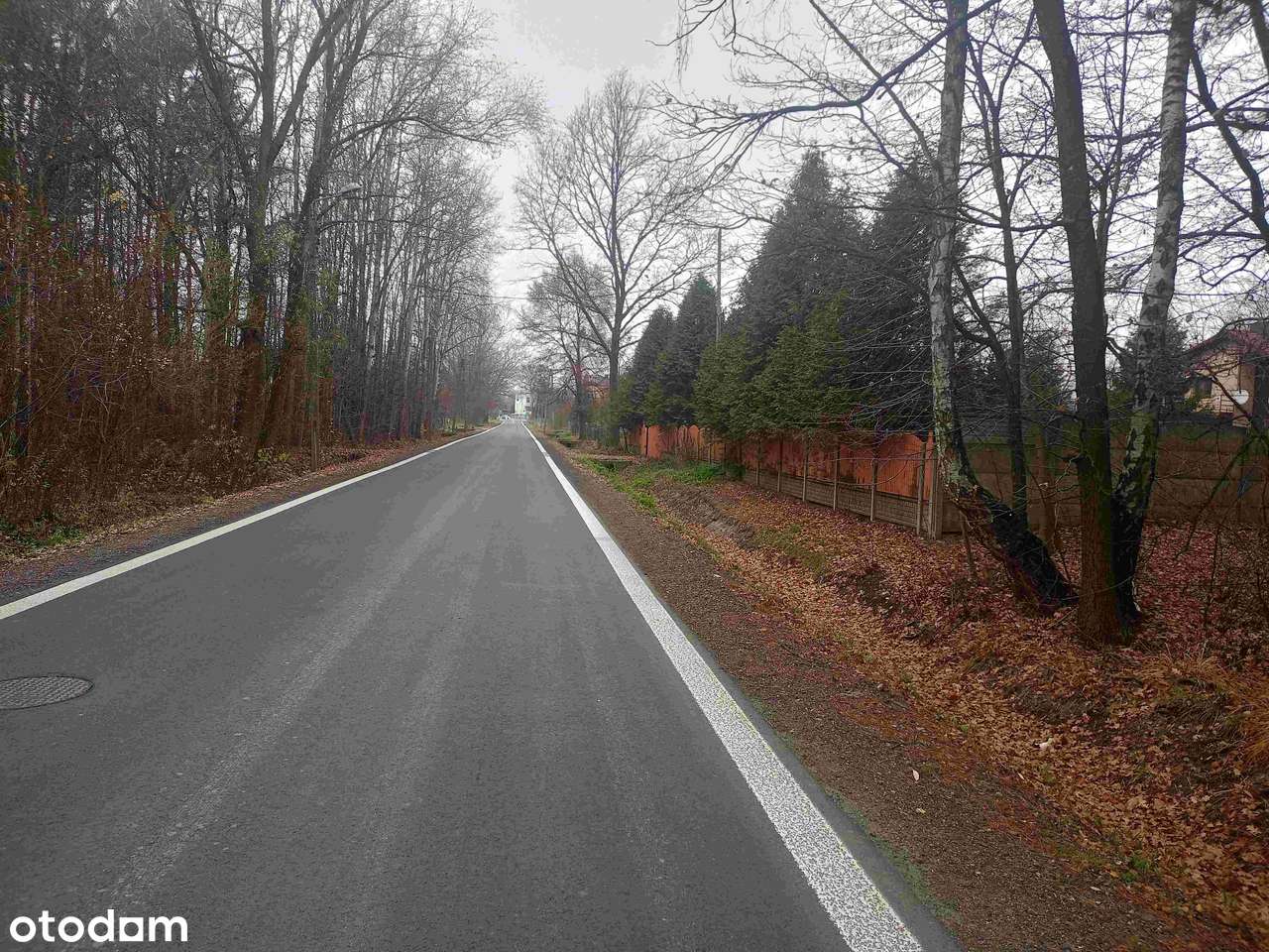Działka usługowo-budowlana z przeznaczeniem na parking lub budowę domu-3
