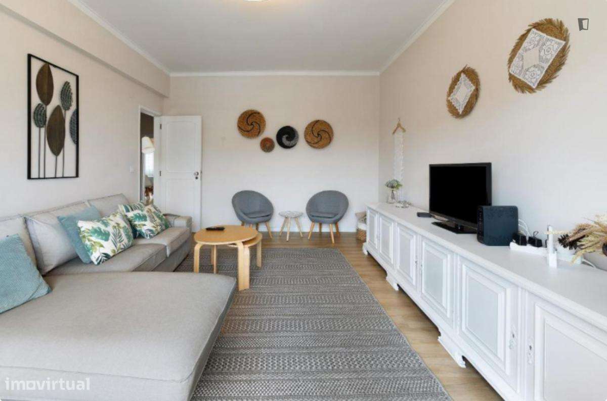 Casa com 5 quartos - localizado em Charneca da Caparica Lisbon - Grande imagem: 5/10