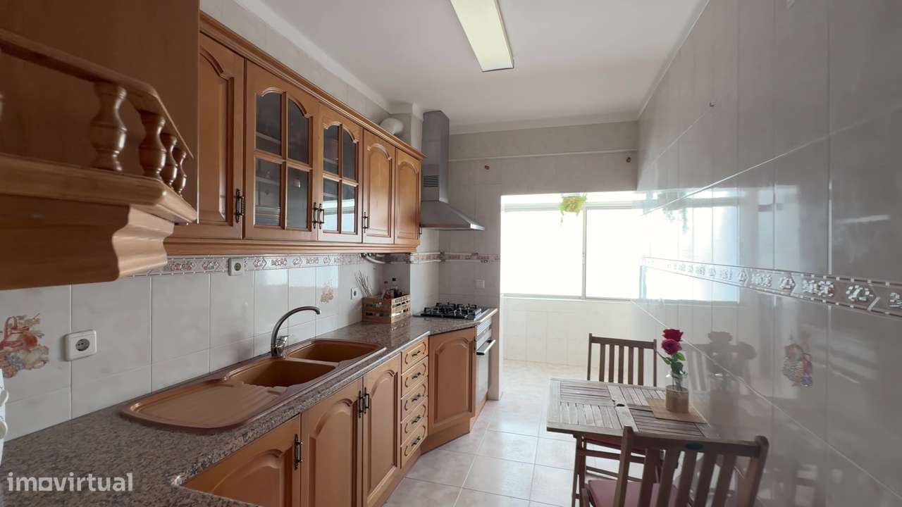 Apartamento T2 com varanda e ar condicionado em Loulé - Grande imagem: 5/12