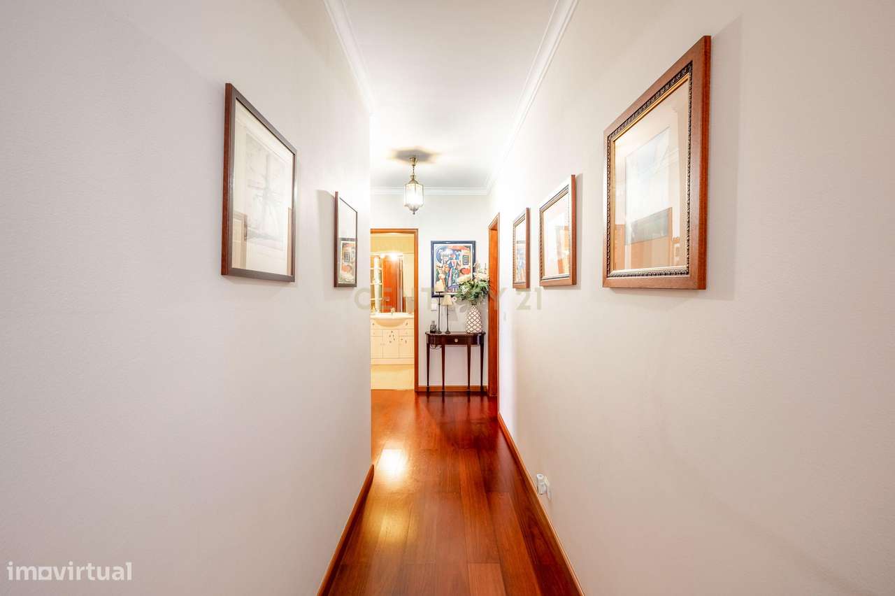 Apartamento T3, com Box de 85 m2 e Arrecadação em Odivelas-16