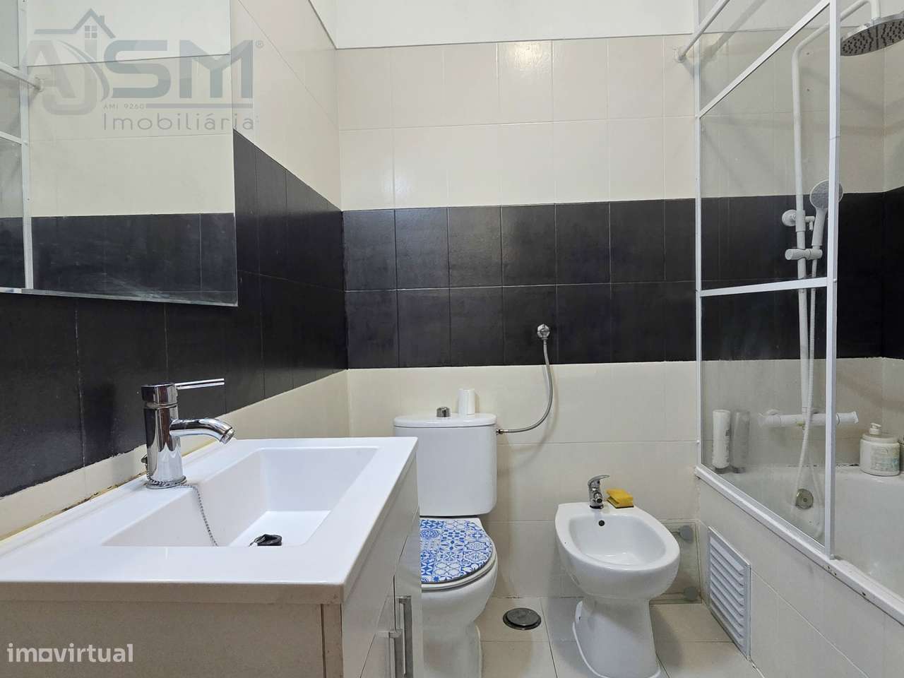 Apartamento T2 em zona central da Tapada, próximo da estação da CP-10