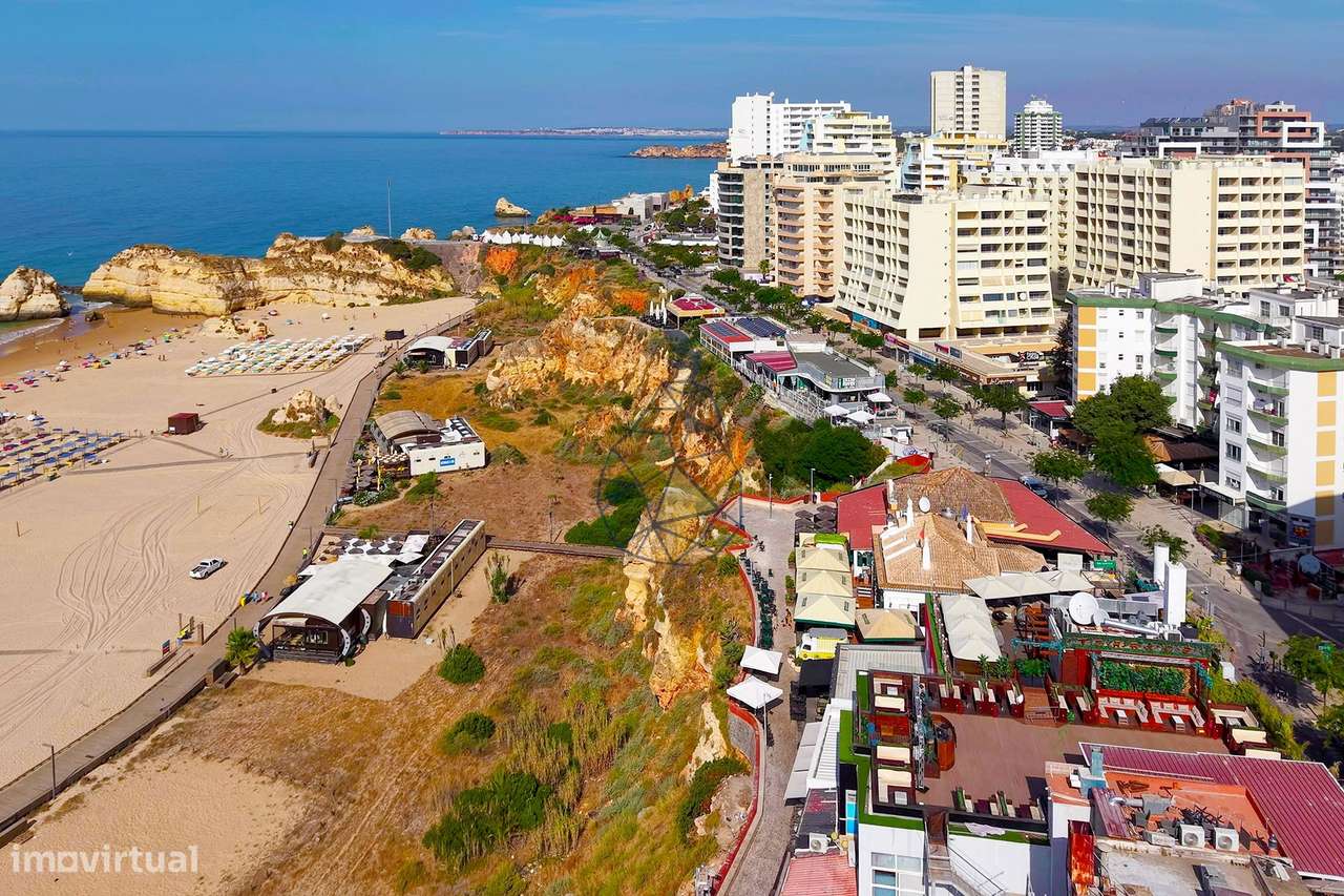 Apartamento T1 Renovado a dois passos do Areal da Praia da Rocha-33