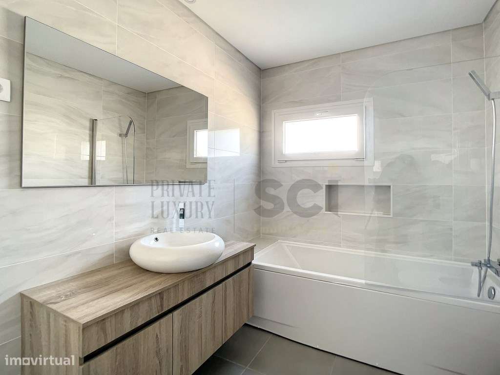 Moradia T3 Independente Térrea em Azeitão Garagem Piscina-20