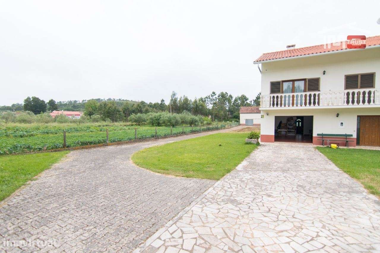 EXCELENTE MORADIA T4 R/C E 1º ANDAR EM DEMO SÃO MAMEDE BATALHA - Grande imagem: 4/37