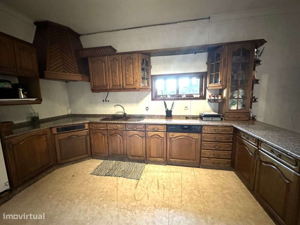 Moradia V4 Retorta com jardim, junto ao rio ave-5