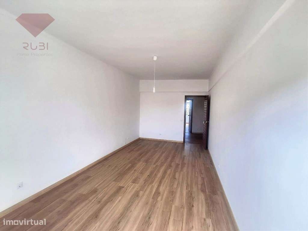 Apartamento T2 no Bonfim - Setúbal-4