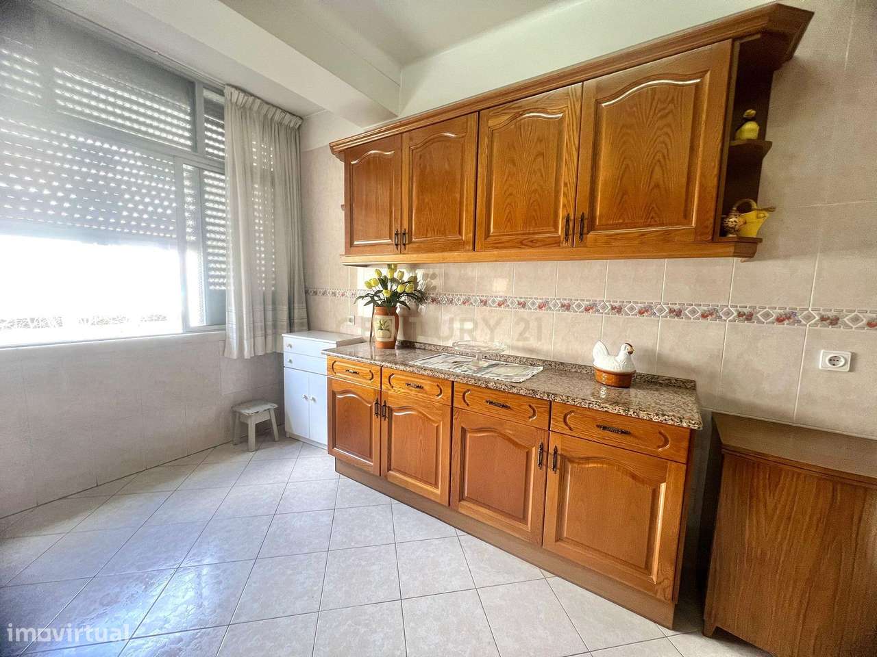 T2 junto Igreja Amadora Venteira Rua 1 de Maio - Grande imagem: 3/26