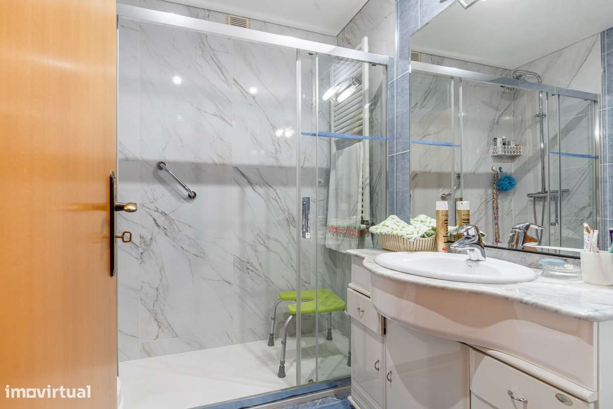 Moradia geminada T5 no centro da cidade - Grande imagem: 3/49