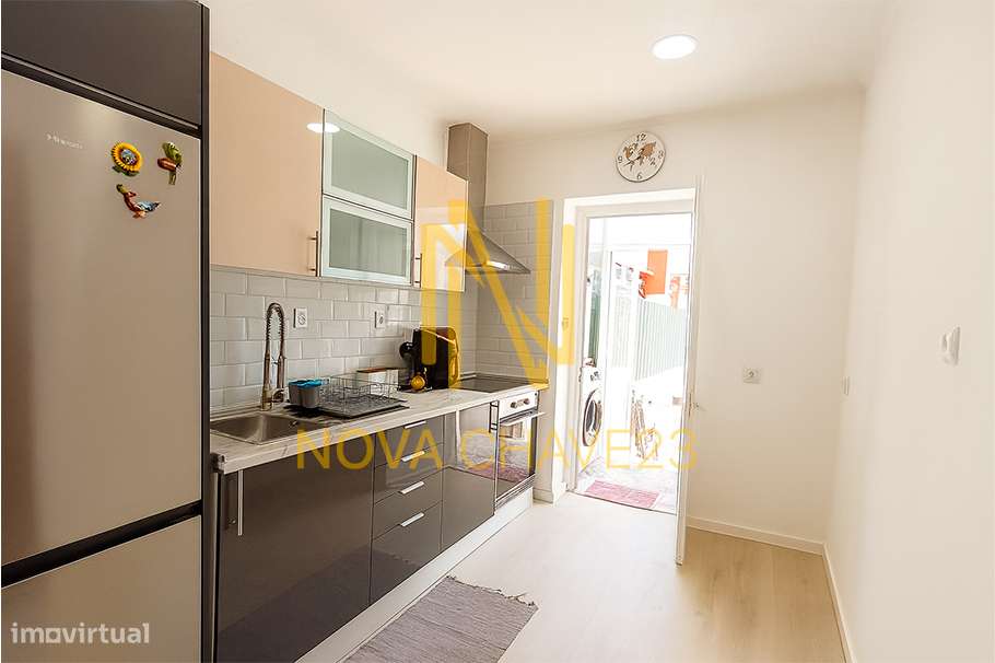 Apartamento T2 em Sesimbra – Luz Natural e um Espaço Exterior Único - Grande imagem: 5/10