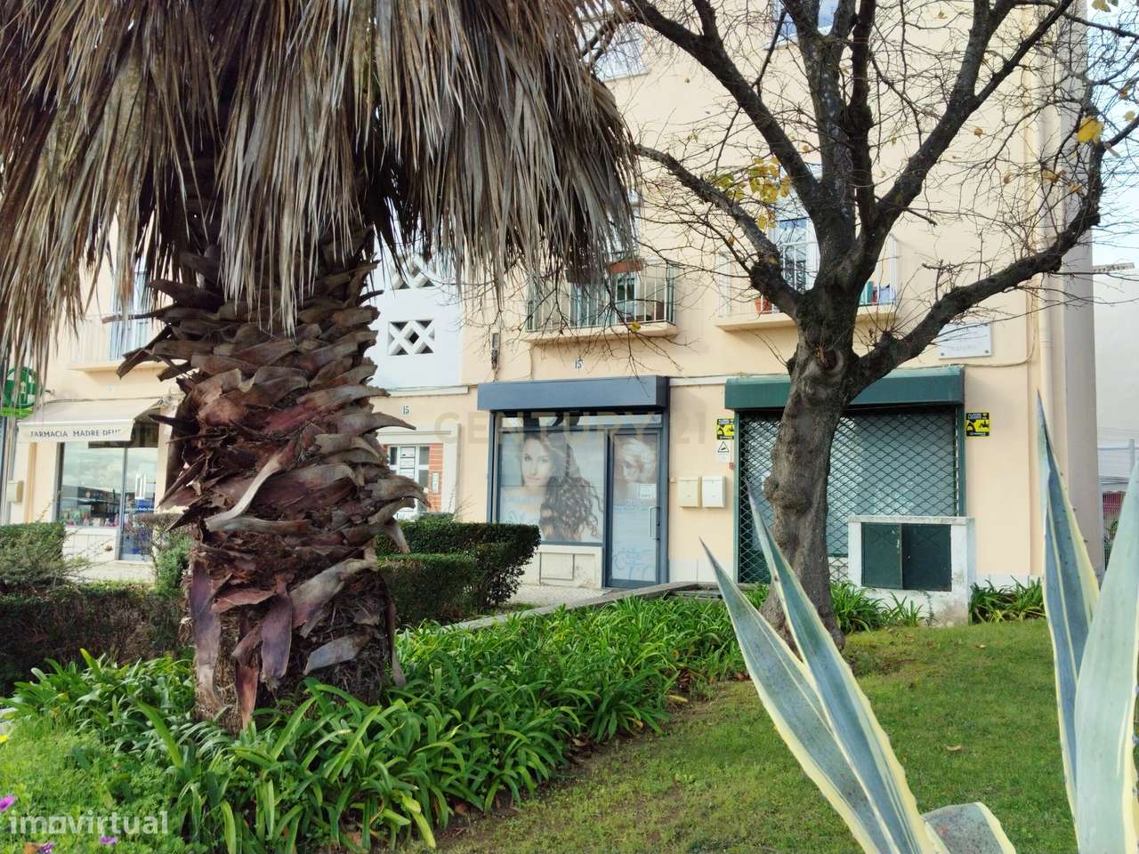 Cabeleireiro todo equipado em pleno Bairro da Madre de Deus - Grande imagem: 2/5