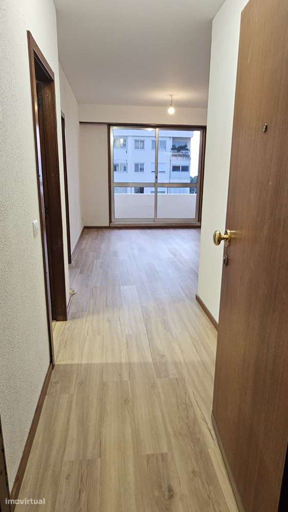 Aluga-se T2 Exclusivo na Foz, com vistas de mar - Grande imagem: 2/23