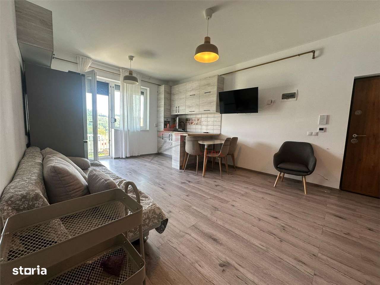 Apartament cu 2 camere + curte si loc de parcare, bloc nou - Rediu - Imagine principală: 3/9